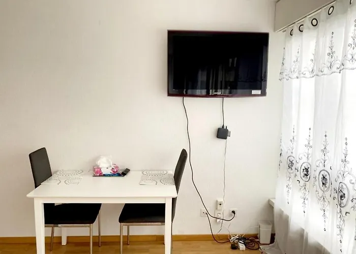 Апартаменты Kleine Im Zentrum Nahe Marzili